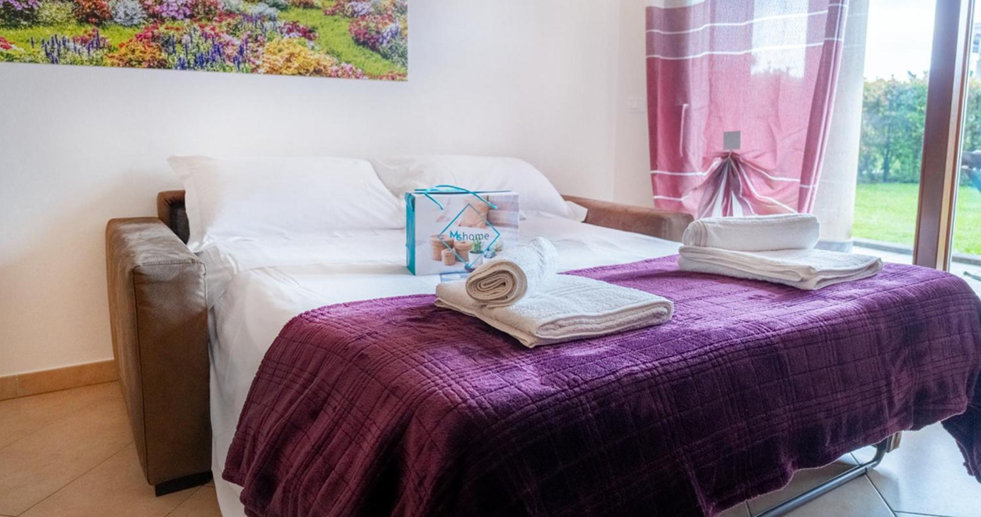 Oleandro Apartment - Featuring A Private Garden And Access To 5 Pools Дезенцано-дель-Гарда Экстерьер фото