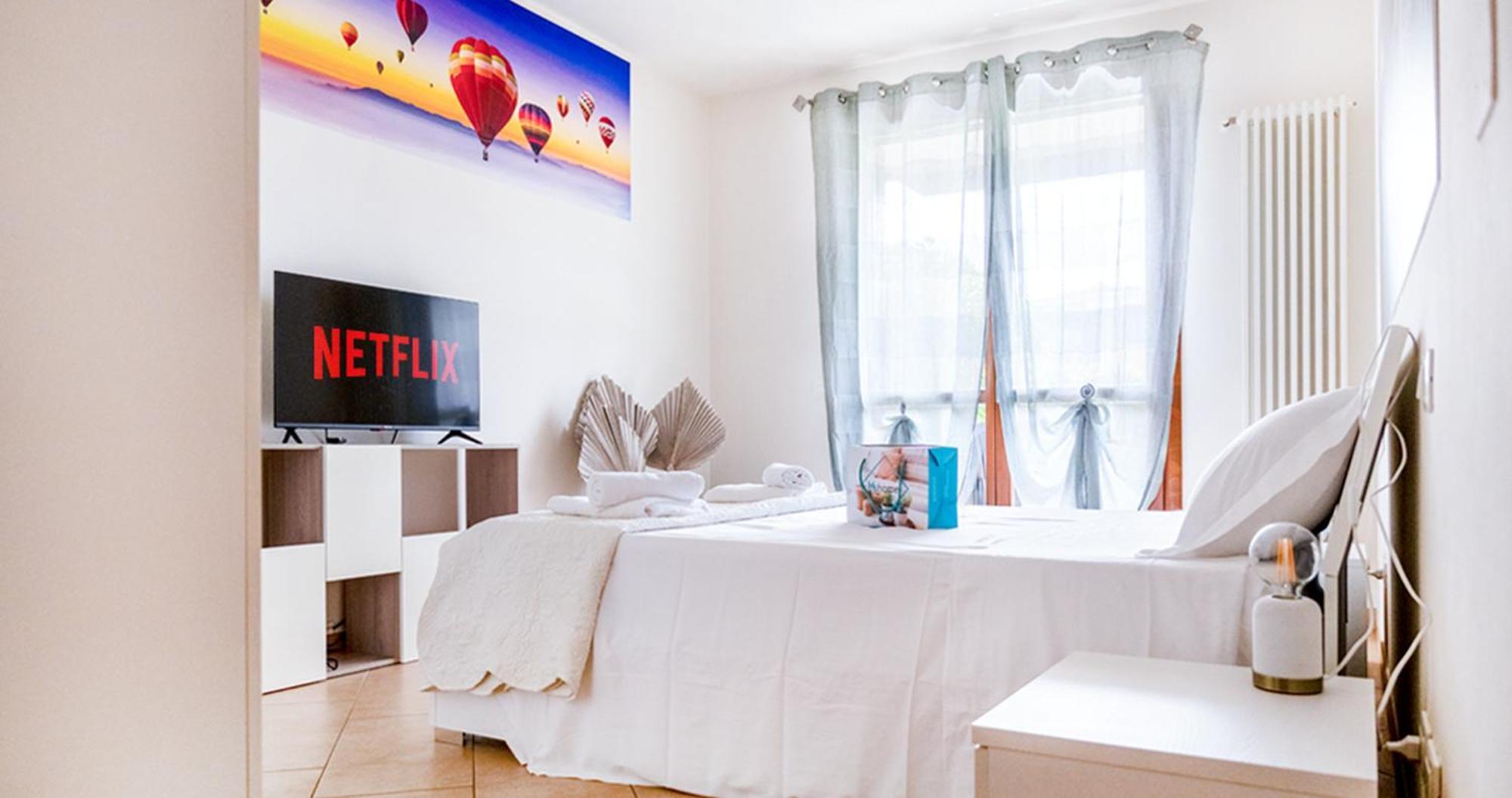 Oleandro Apartment - Featuring A Private Garden And Access To 5 Pools Дезенцано-дель-Гарда Экстерьер фото
